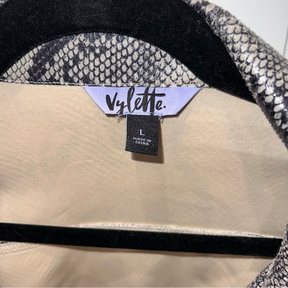 Juniors' Vylette™ Snake Print Trucker Jacket - Picture 4 of 12